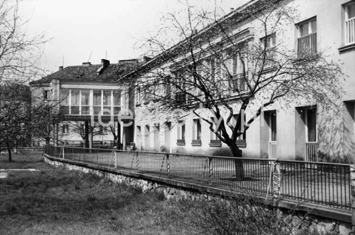 The first kindergarten on the Krakowiaków Estate.

Budynek pierwszego przedszkola na Osiedlu Krakowiaków.

Photo by Henryk Makarewicz/idealcity.pl