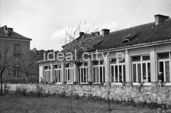 Kindergarten on the Krakowiaków Estate. 1950s.

Przedszkole na Osiedlu Krakowiaków. Lata 50. XX w.

Photo by Henryk Makarewicz/idealcity.pl


