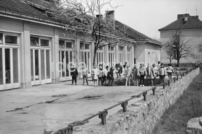 Kindergarten on the Krakowiaków Estate. 1950s.

Przedszkole na Osiedlu Krakowiaków. Lata 50. XX w.

Photo by Henryk Makarewicz/idealcity.pl

