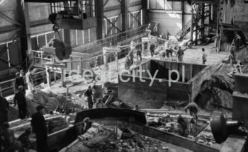 Kombinat metalurgiczny im. Lenina, budowa jednej z hal i fundamentów pod maszynę lub urządzenie przemysłowe, lata 50.

fot. Henryk Makarewicz/idealcity.pl

