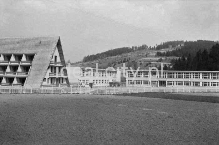 Recreation Centre of the Lenin Mine, later on the D.W. GÓRNIK Recreation Centre in Zawoja. 1960s.

Ośrodek Wypoczynkowy Kopalni Lenin, następnie D.W. 
