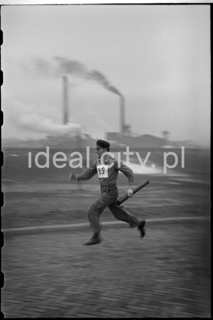 Sztafeta Pokoju, 1949r.

fot. Henryk Makarewicz/idealcity.pl

