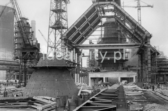 Lenin Metallurgical Combine, Blast Furnace Plant No. 3. 1960s.

Kombinat metalurgiczny im. Lenina, rejon Wielkiego Pieca nr 3, lata 60.

Photo by Henryk Makarewicz/idealcity.pl


